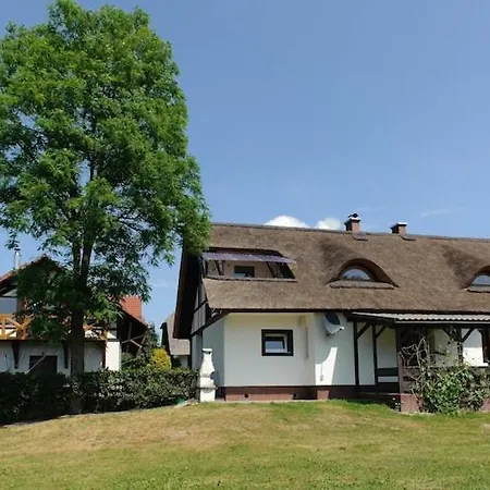 With Thatched Roof, Rekowo Сasa de vacaciones Rekowo (Bytow)