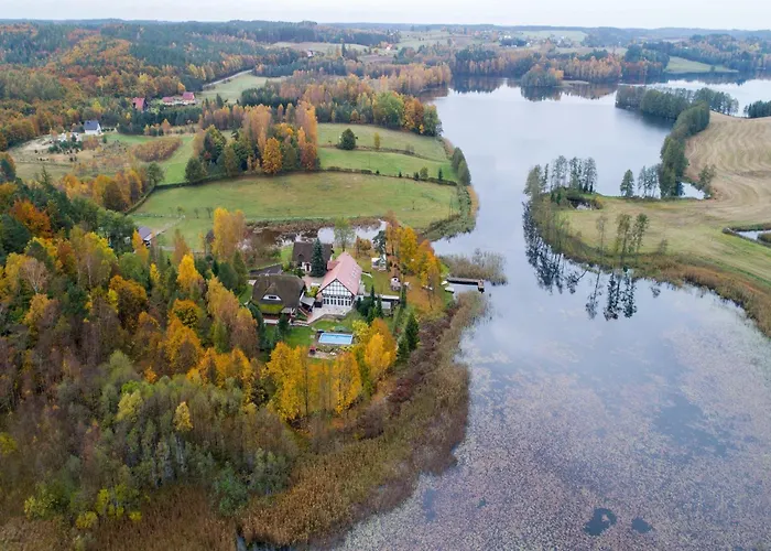 펜션 With Thatched Roof, Rekowo